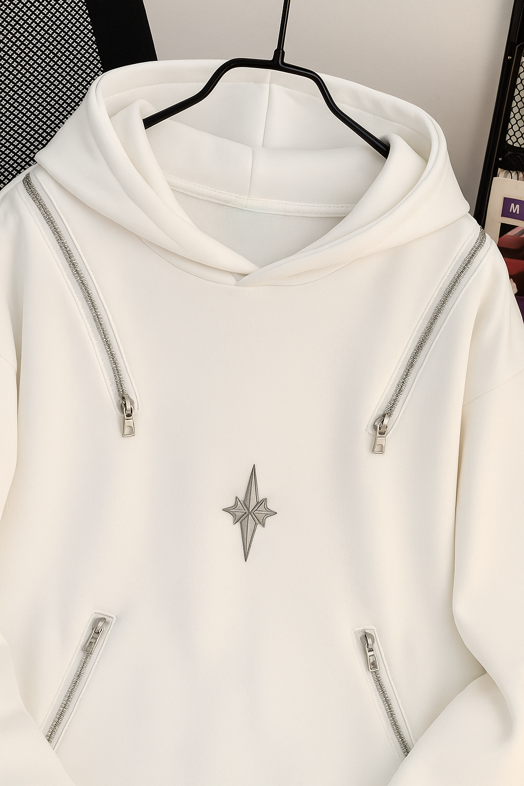FUNKURE ZIPPER ACCENT & STAR  EMBLEM OVERSIZED HOODIE.